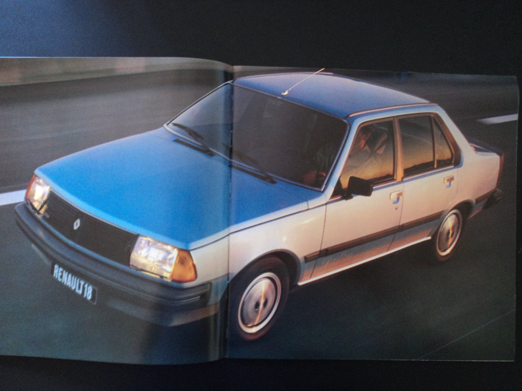 Renault Documenti: Prospekt Renault R18 Turbo ca. 1981 – Usato da Schwarzenburg venduto da modelCARama 3