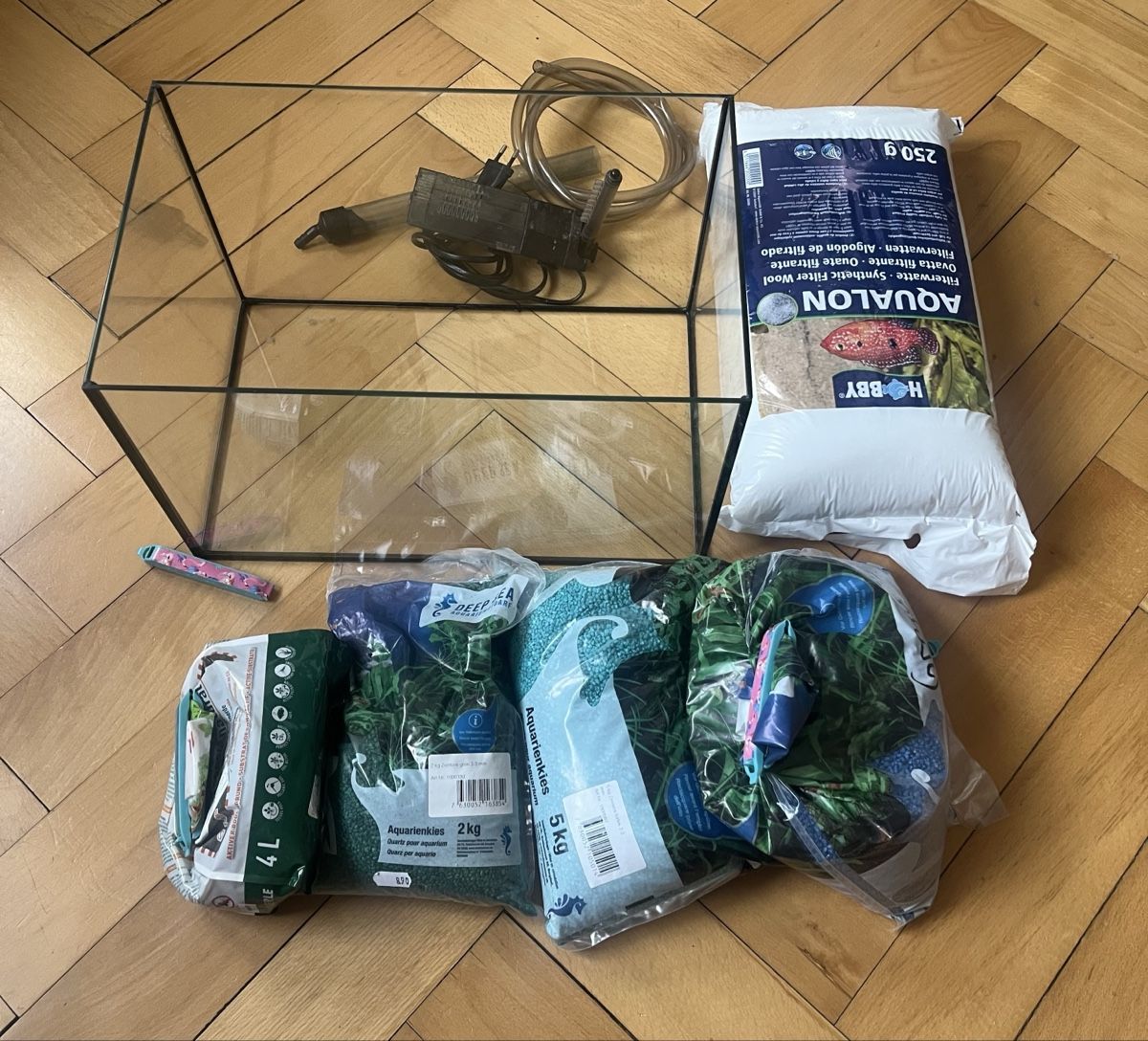 Aquarium: Aquarium Set mit Zubehör – D'occasion à Bern par del_78zc