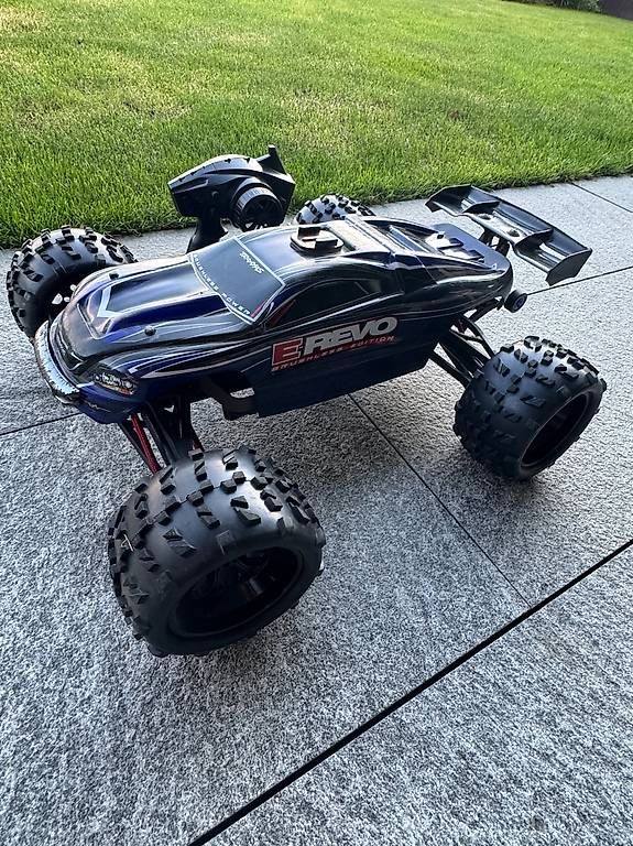Traxxas Modellismo RC: Traxxas E-Revo 1:8 – Usato da Küttigen venduto da timo01_