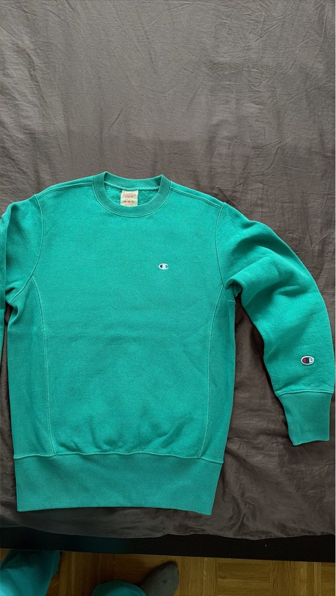 Champion Maglioni & Felpe: Pull-over Champion vert col rond état comme neuf – Nuovo (secondo la descrizione) da Genève venduto da len_5q5n