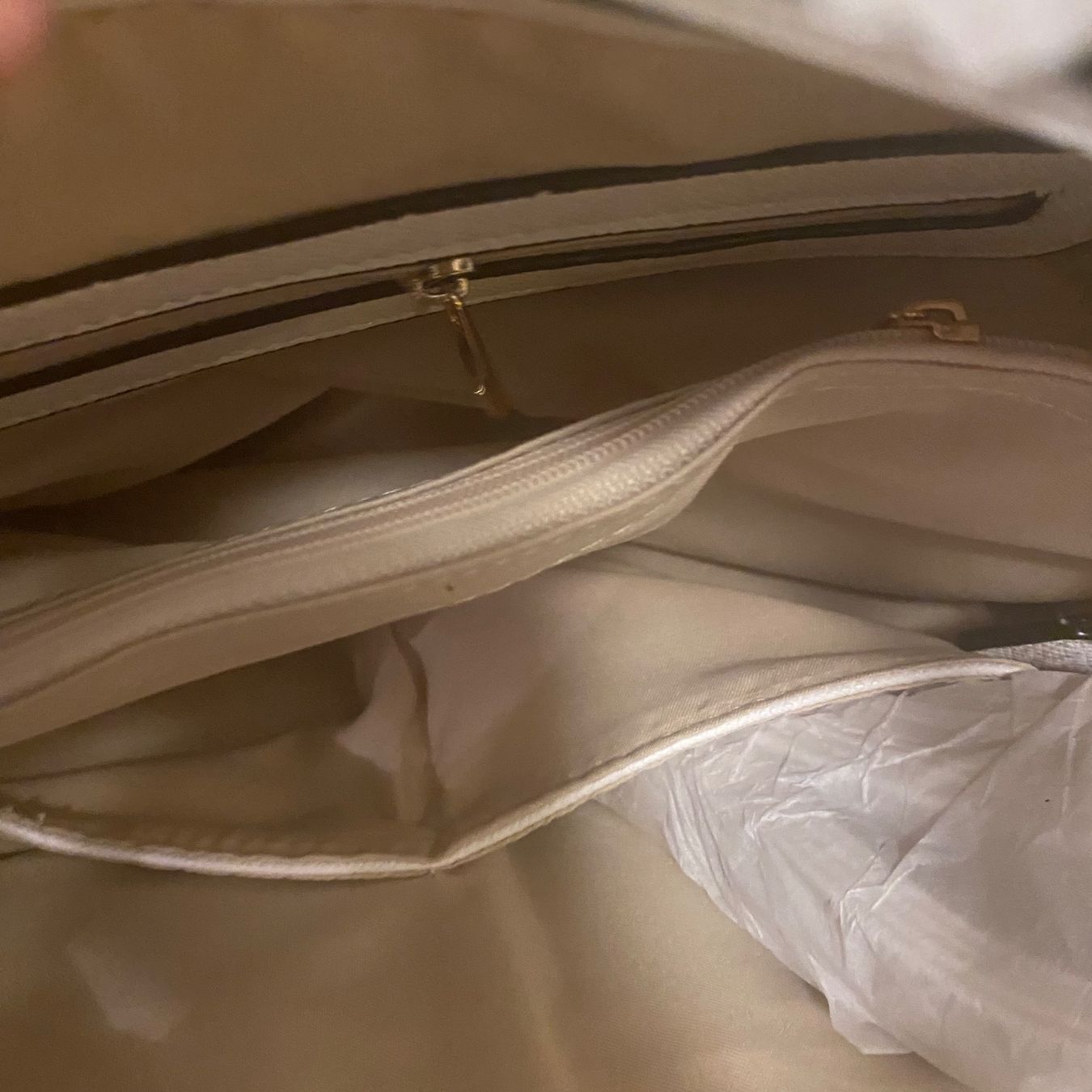 Borse da donna: Grand sac beige et blanc – Nuovo e nell'imballaggio originale da Petit-Lancy venduto da mina222 3