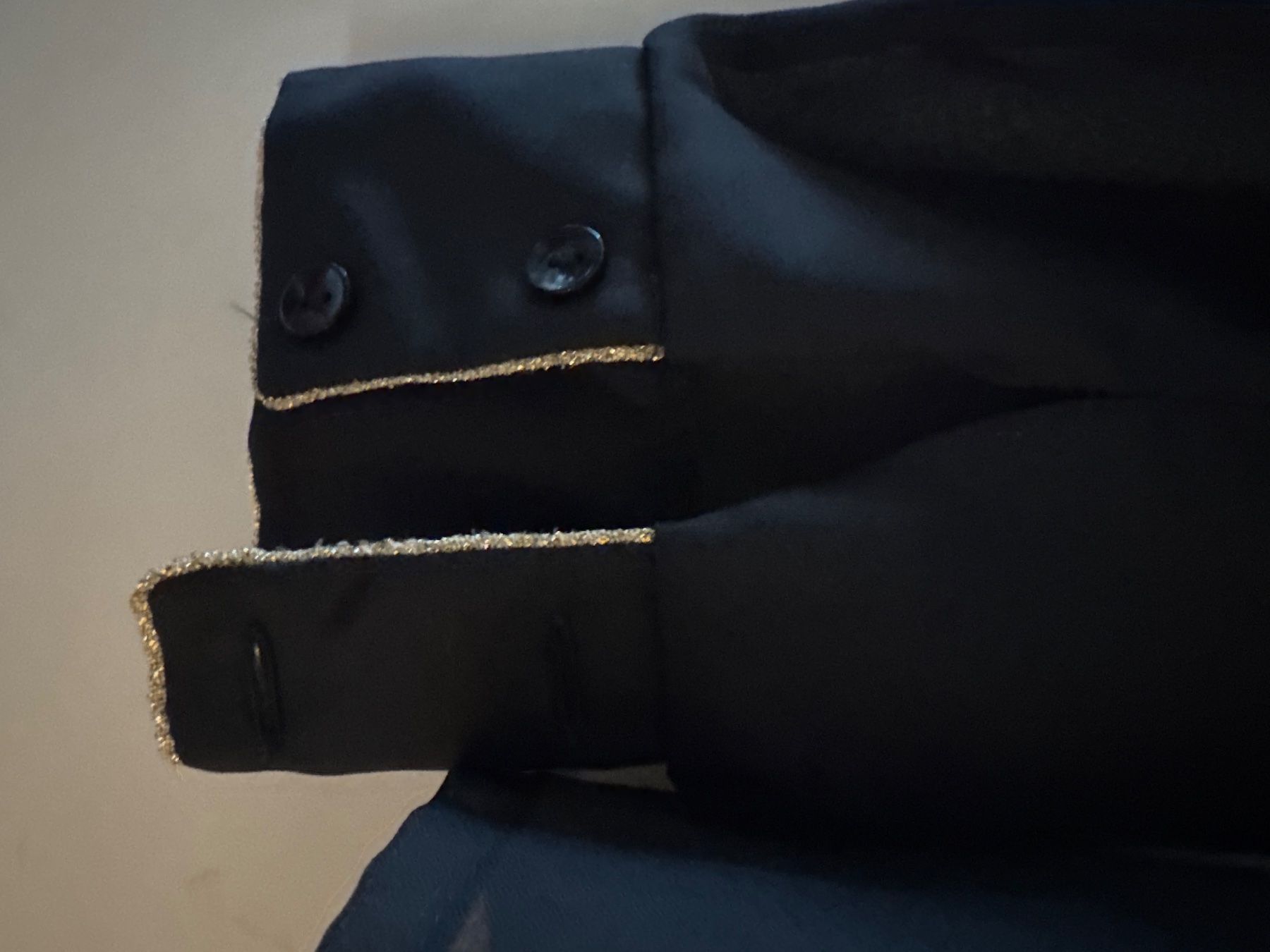 Camicette: Elegante, schwarze Bluse mit Goldrand - Grösse 38 – Usato da Gersau venduto da Second-Hand-Shop 2