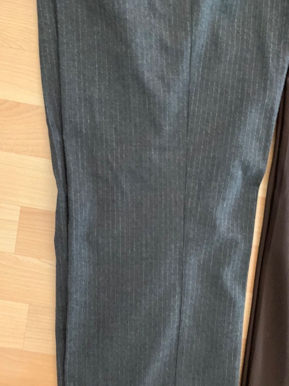 Pantaloni: 2 x elegante Hosen – Usato da Thalwil venduto da Ulurusunset 2