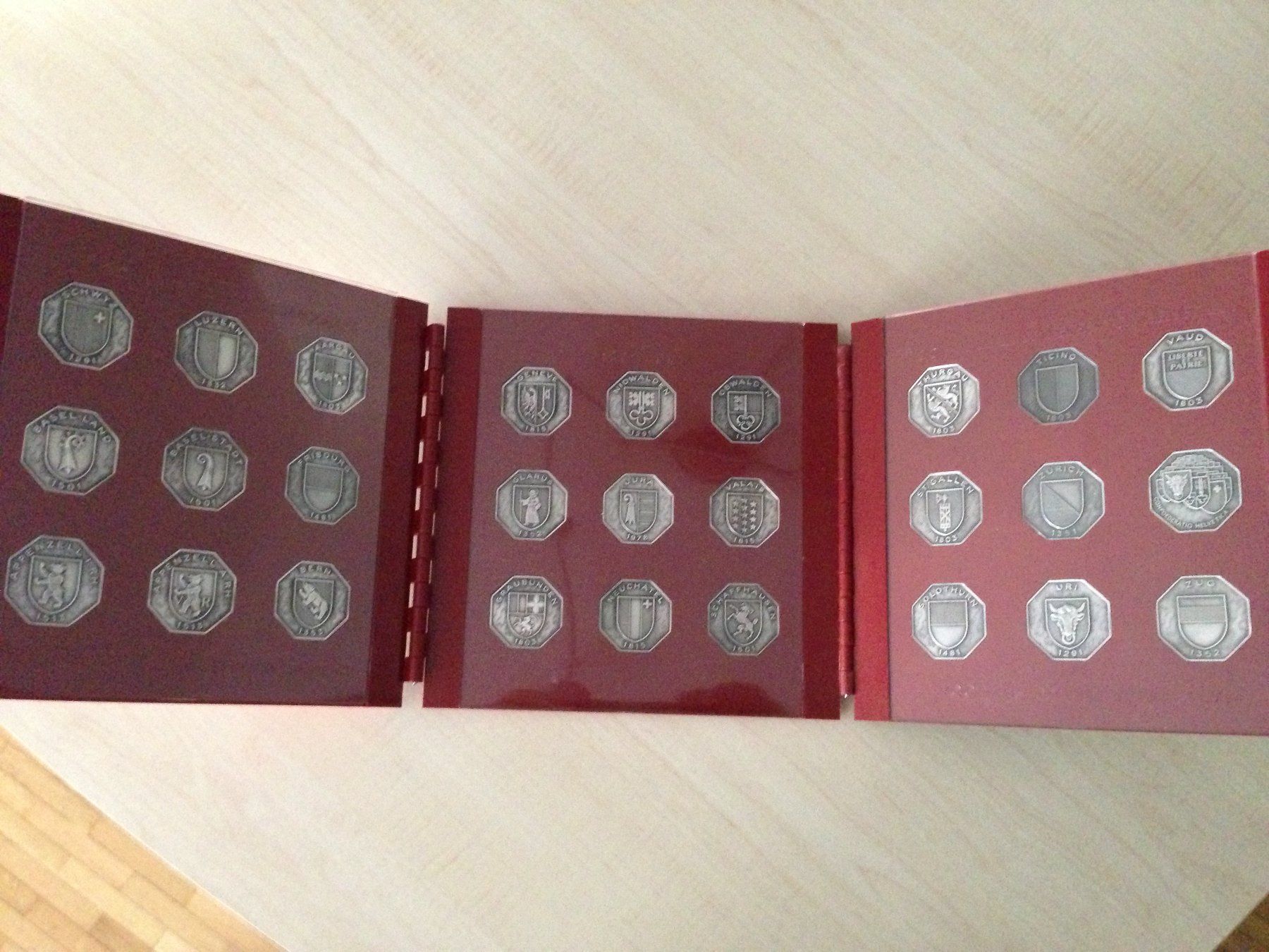 Medaillen: 27 Silber Medaillen Set 700 Jahre Eidgenossenschaft – Neu (gemäss Beschreibung) aus Reichenburg von Theworld 2