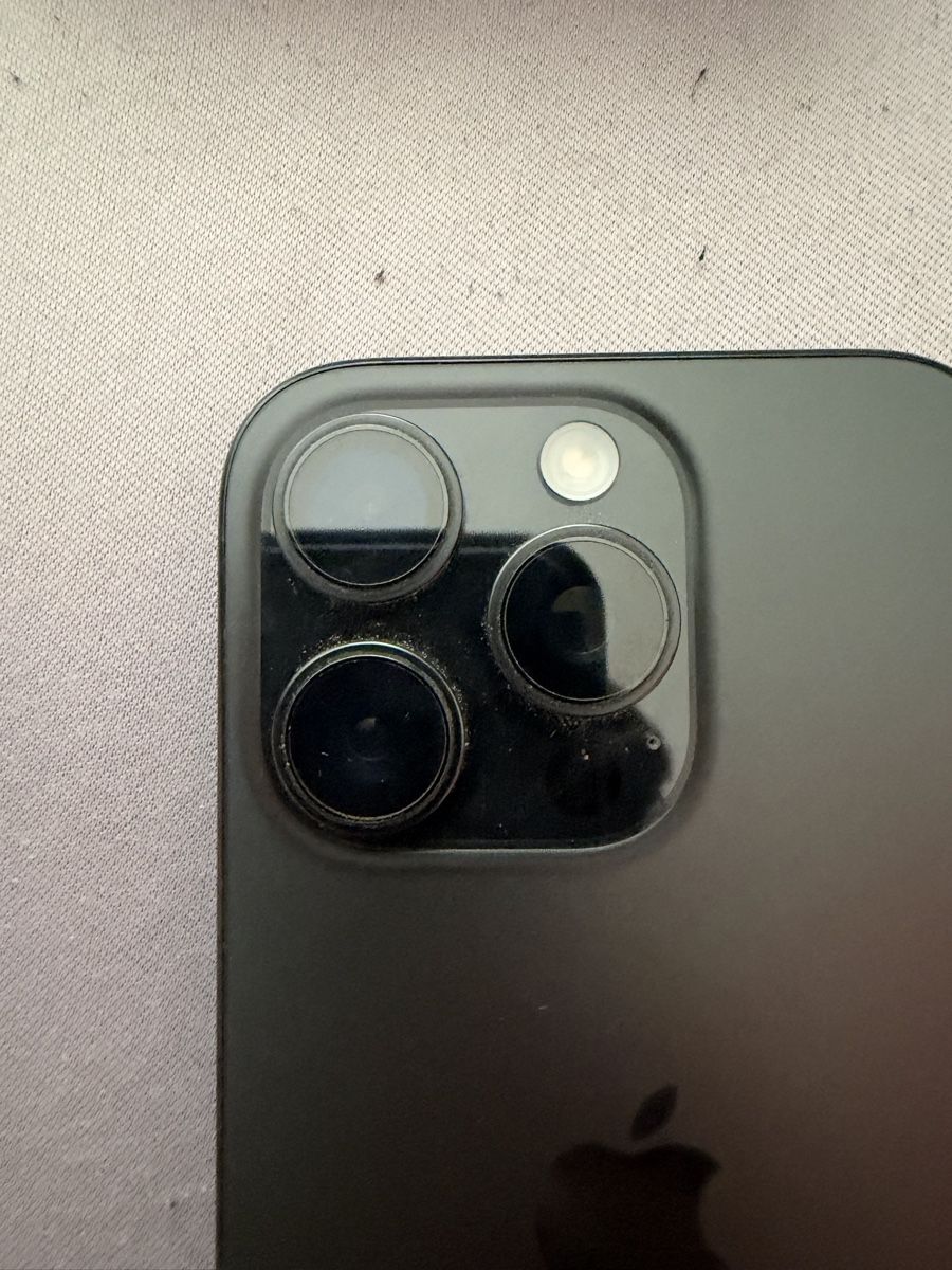 Apple Telefoni cellulari / Smartphones: Apple iPhone 16 Pro schwarz 128 GB – Usato da Reinach AG venduto da fmi_wj6k 1