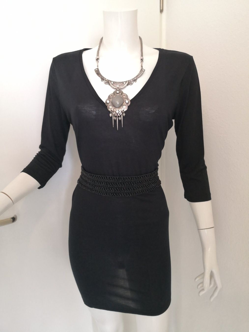 Mango Kleider: 🤩MANGO KLEID SCHWARZ & V-SCHNITT – Neu (gemäss Beschreibung) aus Olten von Naja-Twins-Twins 3
