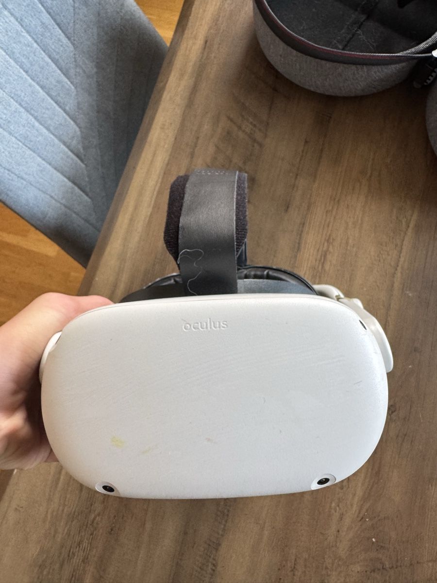 Casque VR: VR Brille Oculus Quest 2 – D'occasion à Berlingen par spi_6b8m 4