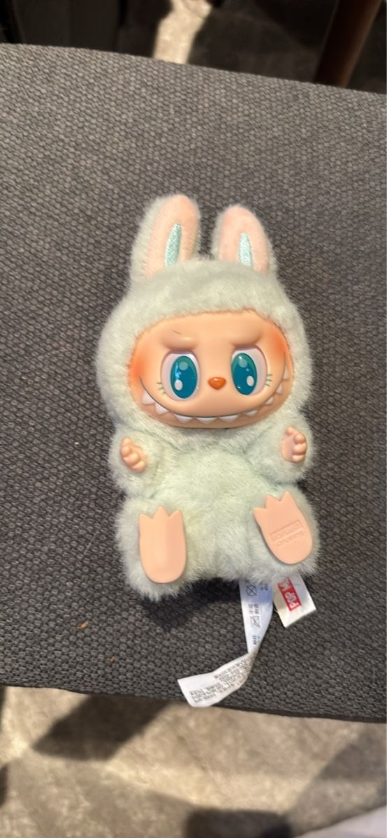 Pop Mart Statuette: Pop Mart Labubu Plush Toy Soft Light Blue New – Nuovo (secondo la descrizione) da La Chaux-de-Fonds venduto da joa_jk5g