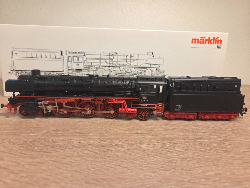 Locomotive Märklin 3310 Avec Tender – BR 012 DB – Analogique Digitalisée