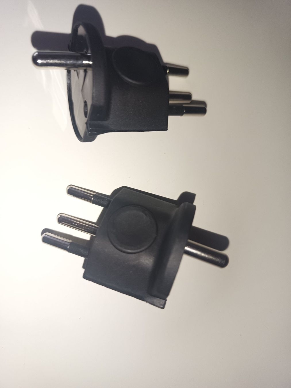 Unità & Adattatore: Fix -Adapter DE auf CH 230V 3-polig Schwarz – Nuovo e nell'imballaggio originale da Reiden venduto da Shop-Sale 1