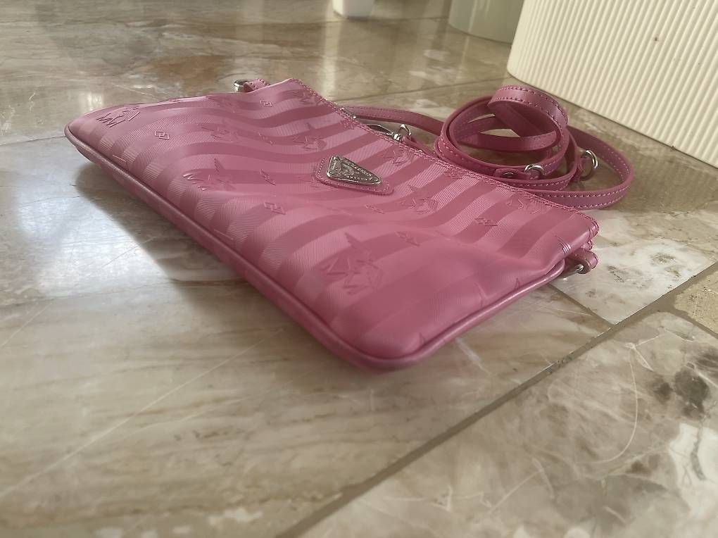 Borse da donna: Maison Mollerus Tamins pink/silber – Usato da Dietikon venduto da Nissaa 2