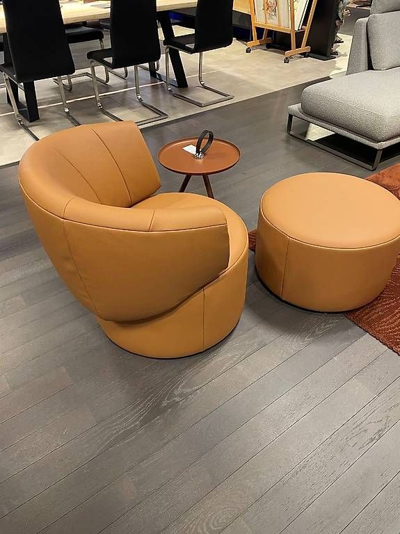 Fauteuils: ROLF BENZ 684 Sessel mit Hocker – D'occasion à Volketswil par wirzwohnen 2