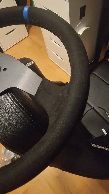 Spiele: Alcantara 320mm Rim Volant – Gebraucht aus Nyon von PMargarido 2