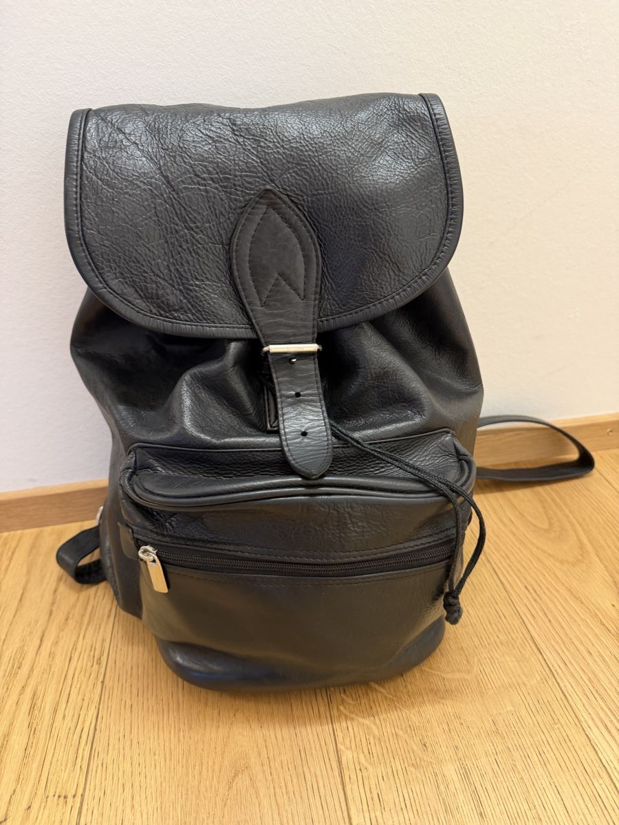 Rucksäcke: Lederrucksack schwarz – Gebraucht aus Küssnacht am Rigi von Ginger027