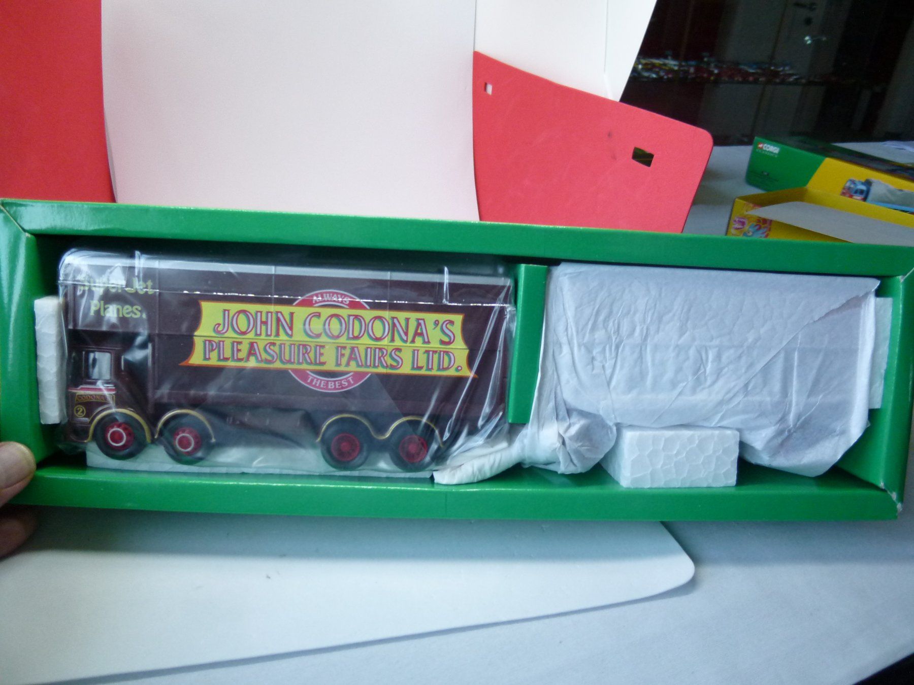 Corgi Toys Voitures modèles: Corgi Classics - AEC Closed Pole Truck "John Codonies" Set – Neuf (Voir description) à Reiden par mondial2 1