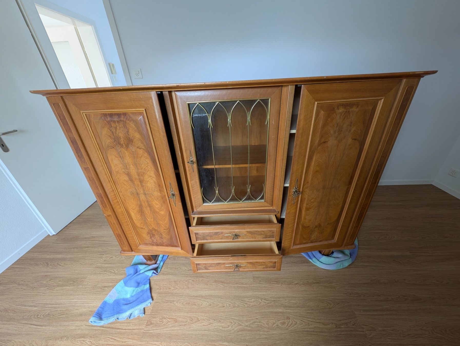 Vetrine: Alte Vitrine – Usato da Ebikon venduto da soundundvielfalt 1