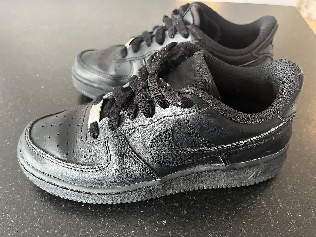 Chaussures garçon: Nike Air force one enfant taille 35 – D'occasion à Vufflens-la-Ville par floschlier 3