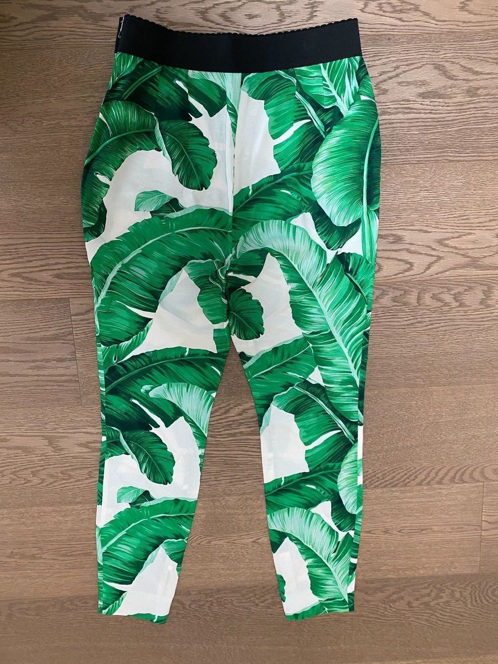 Dolce & Gabbana Pantaloni: Dolce & Gabbana Hosen mit Palmenprint – Usato da Meilen venduto da Emma_321 3