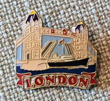 H541 - Pin London Tower Bridge Schiff