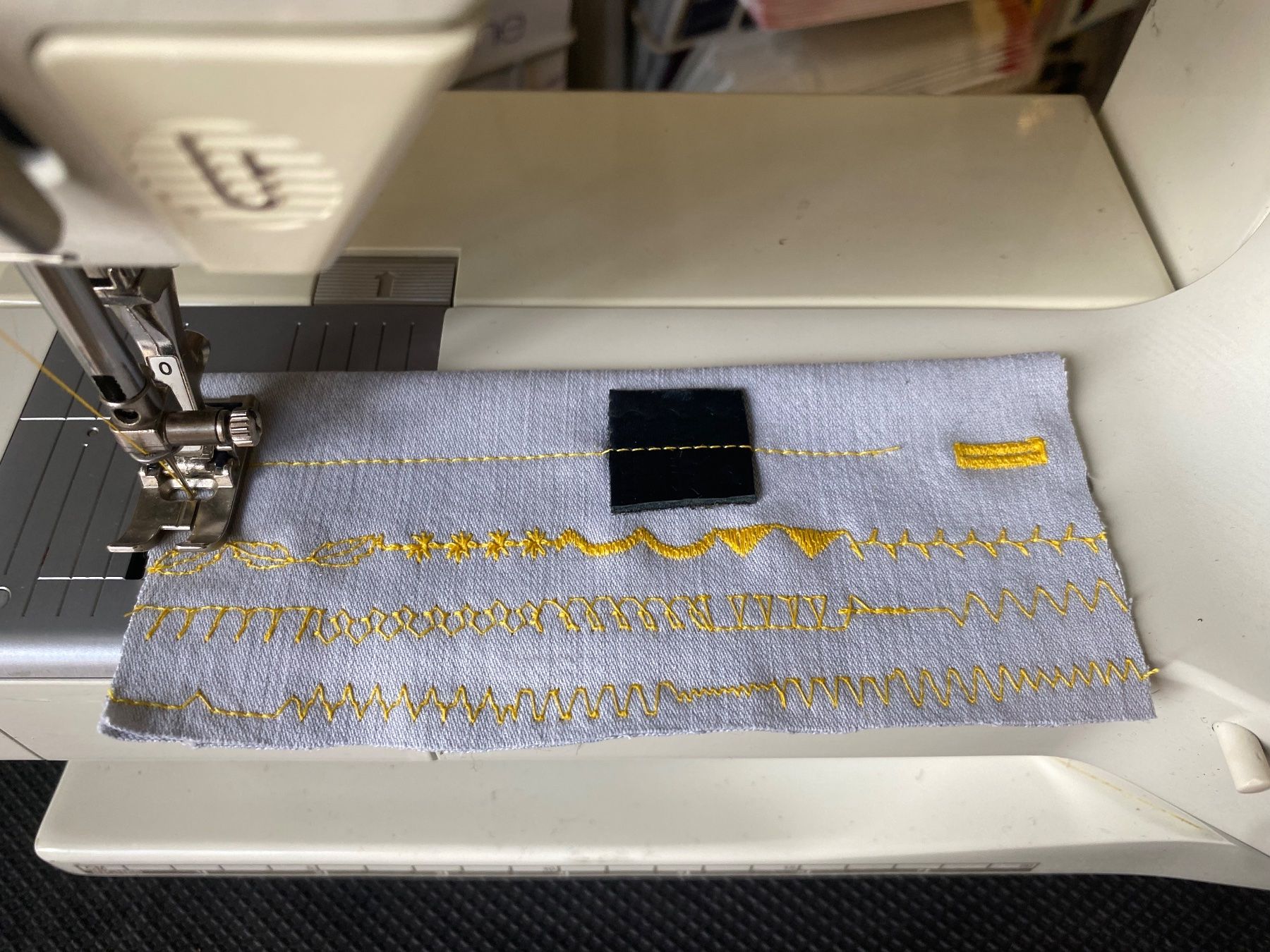 Bernina Nähmaschinen: Nähmaschine Bernina 1130, mit 34 Stichprogrammen, ab Service – Gebraucht aus Olten von Pat31 3