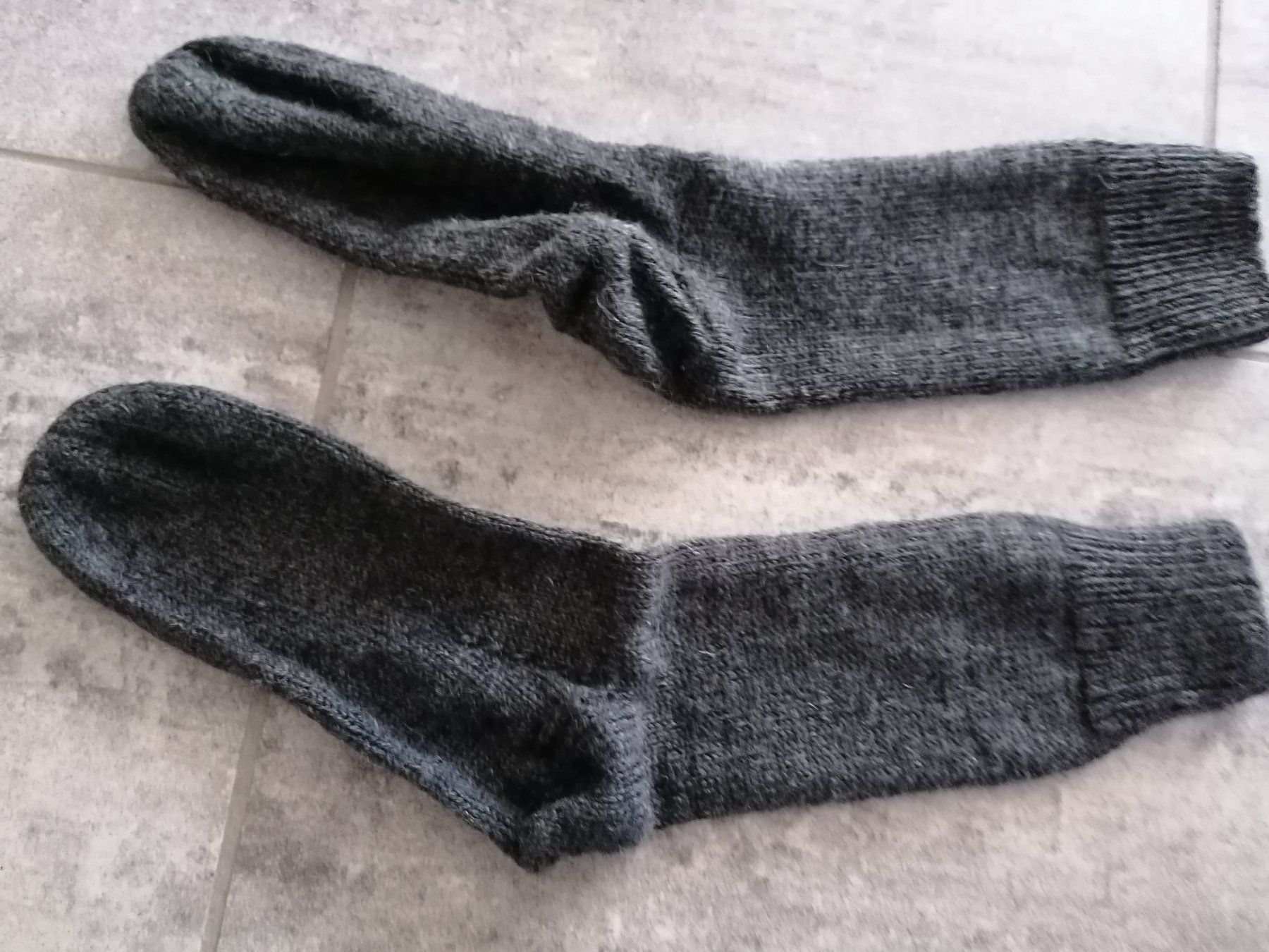 Chaussettes: Wollsocken dunkelgrau ca. Gr. 40 – Neuf (Voir description) à Entlebuch par Waldschratt65 1