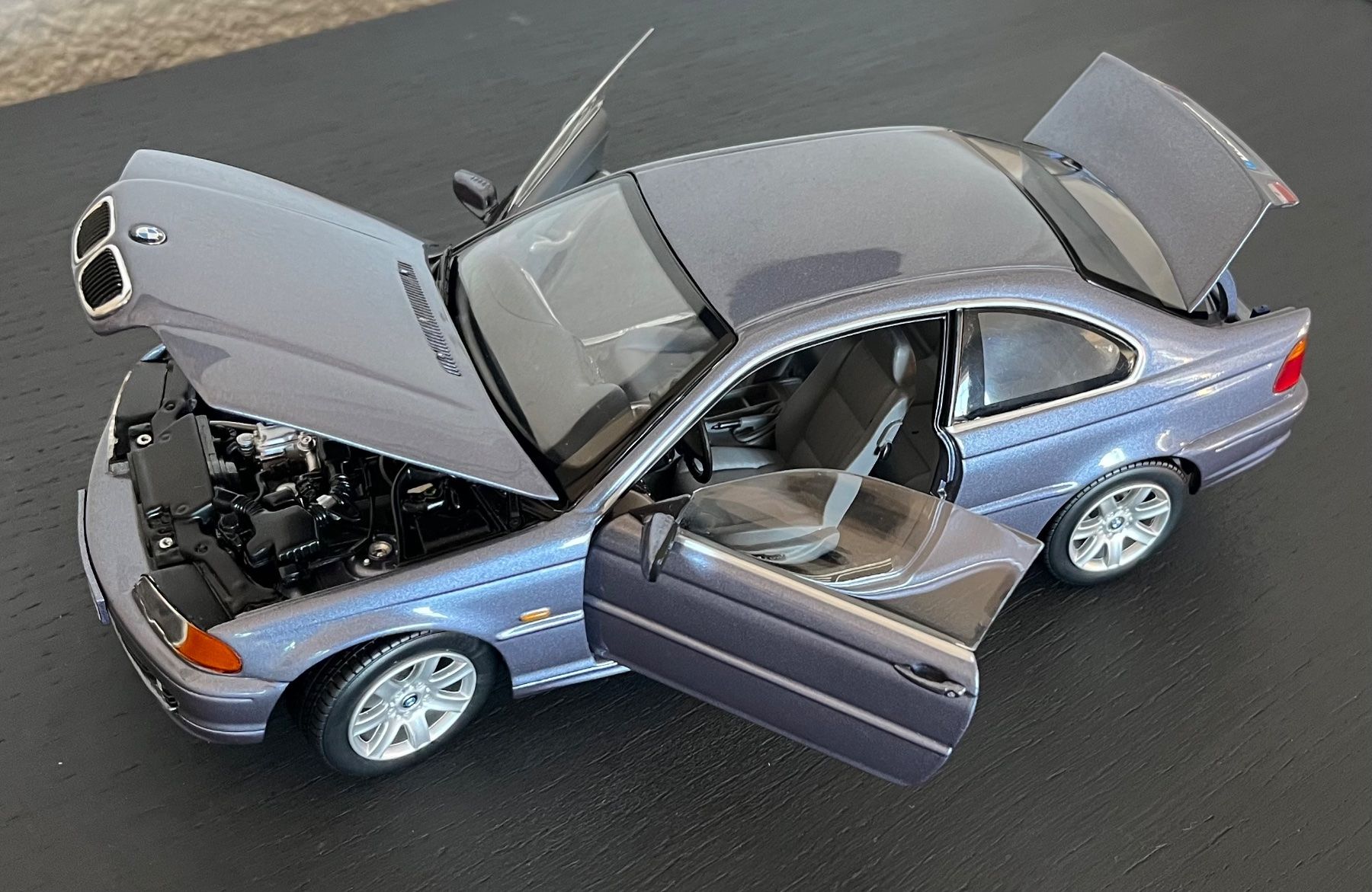 Kyosho Modellini d'auto: KYOSHO BMW 318ci e46 coupé 1:18 – Usato da St-Cergue venduto da ncu_t267 3