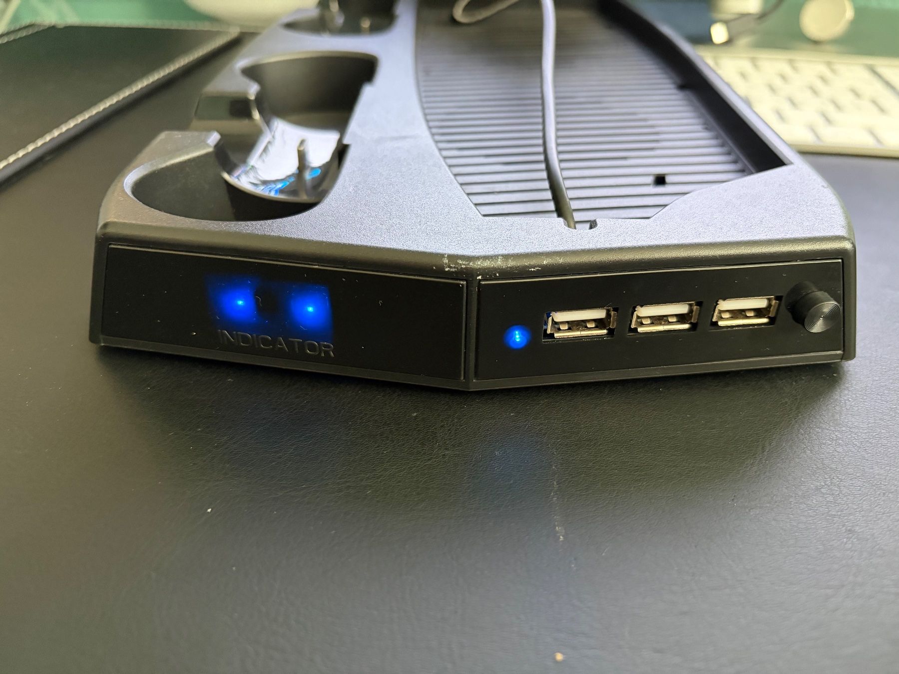 Docking station: Playstation 5 Dock/Charger/Kühler – Usato da spreitenbach venduto da starion05 2