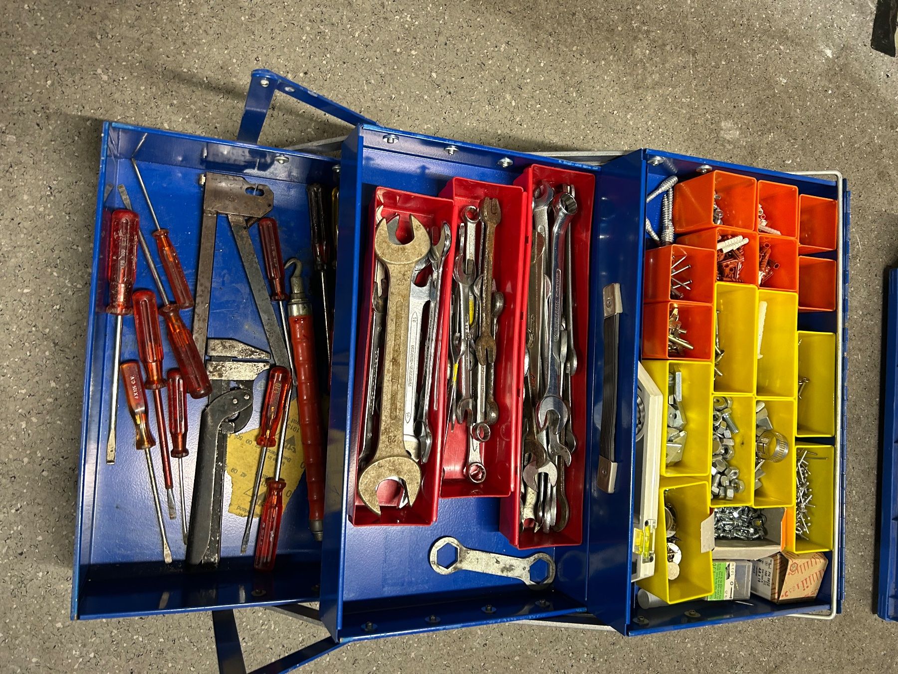 Alle Werkzeuge: Sortimo, blau Werkzeugkasten mit Schlüssel – Gebraucht aus Birr von antigo1 1