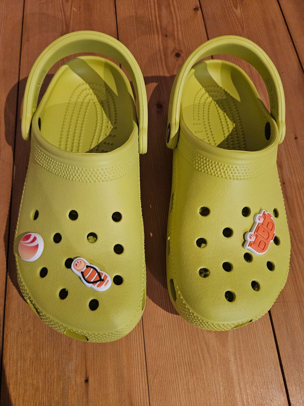 Crocs Scarpe da uomo: NEU Crocs 36/37 M4 W6 – Usato da Rifferswil venduto da fle_5nqr