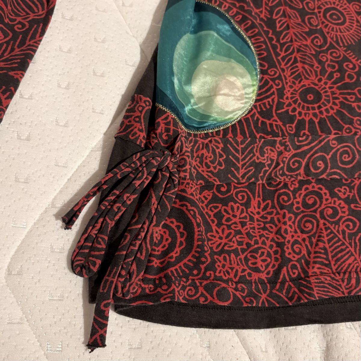 Desigual Maglioni & Felpe: Roter gemusterter Desigual Pullover – Nuovo (secondo la descrizione) da Brünisried venduto da Livtsukki2ndHand 4