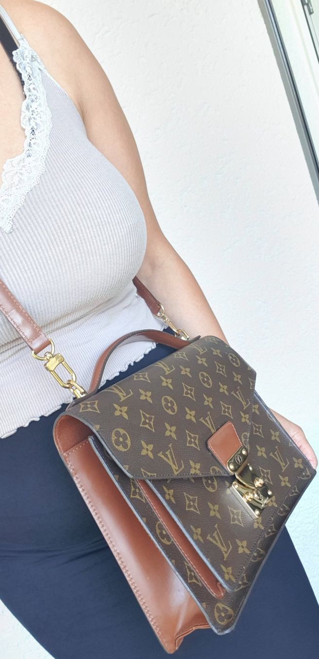 Louis Vuitton Sacs femmes: Louis Vuitton Monceau 28  Monogram Canvas – D'occasion à Niederteufen par Mira_72 9