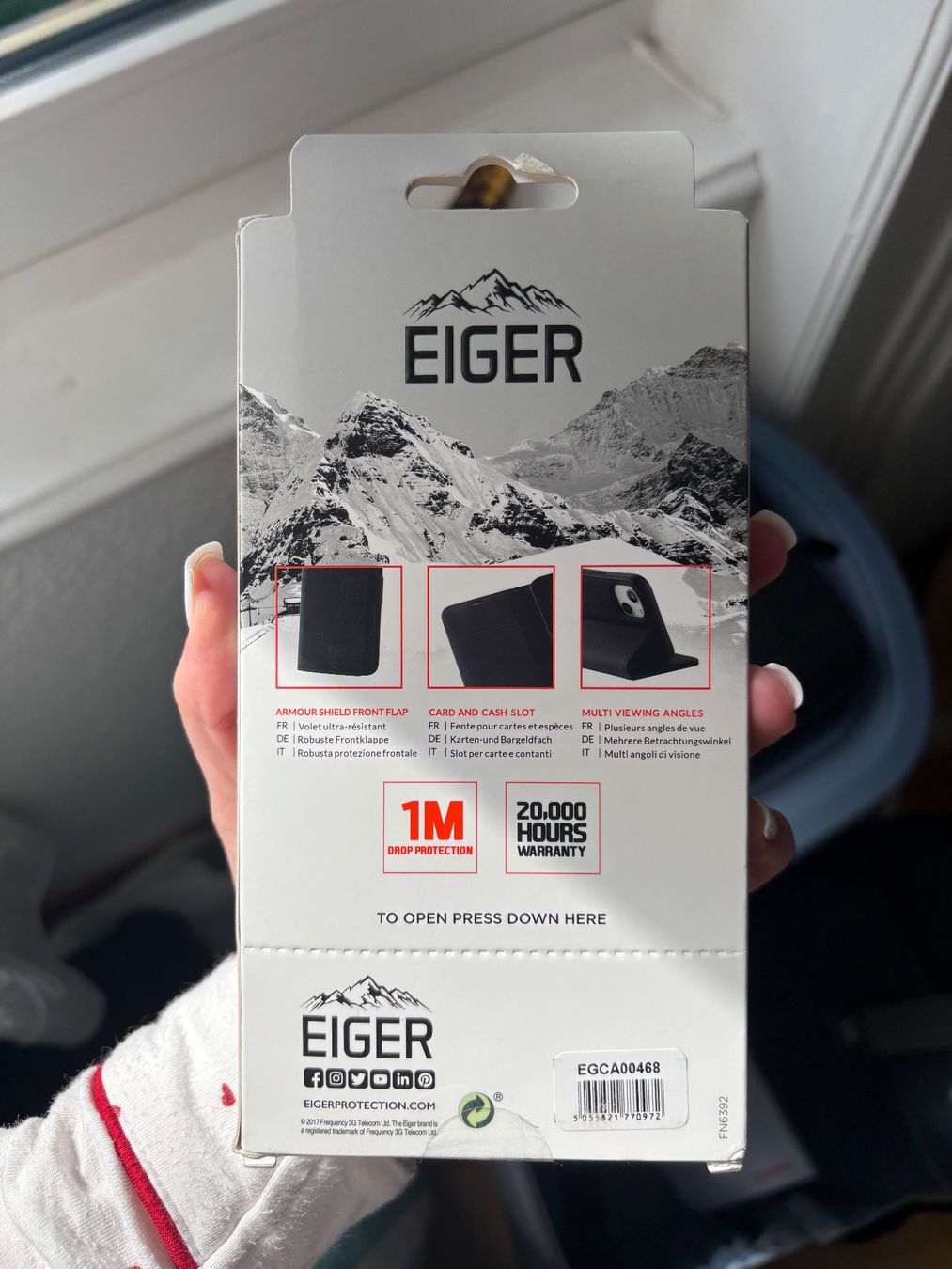 Eiger Cover & Protezioni schermo: Eiger North Folio iPhone 15 Plus Hülle - Neu & Ungebraucht – Nuovo e nell'imballaggio originale da St. Gallen venduto da ama_2m2y 1