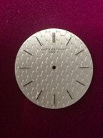 Cadran signé Audemars Piguet Genève – motif alvéolé