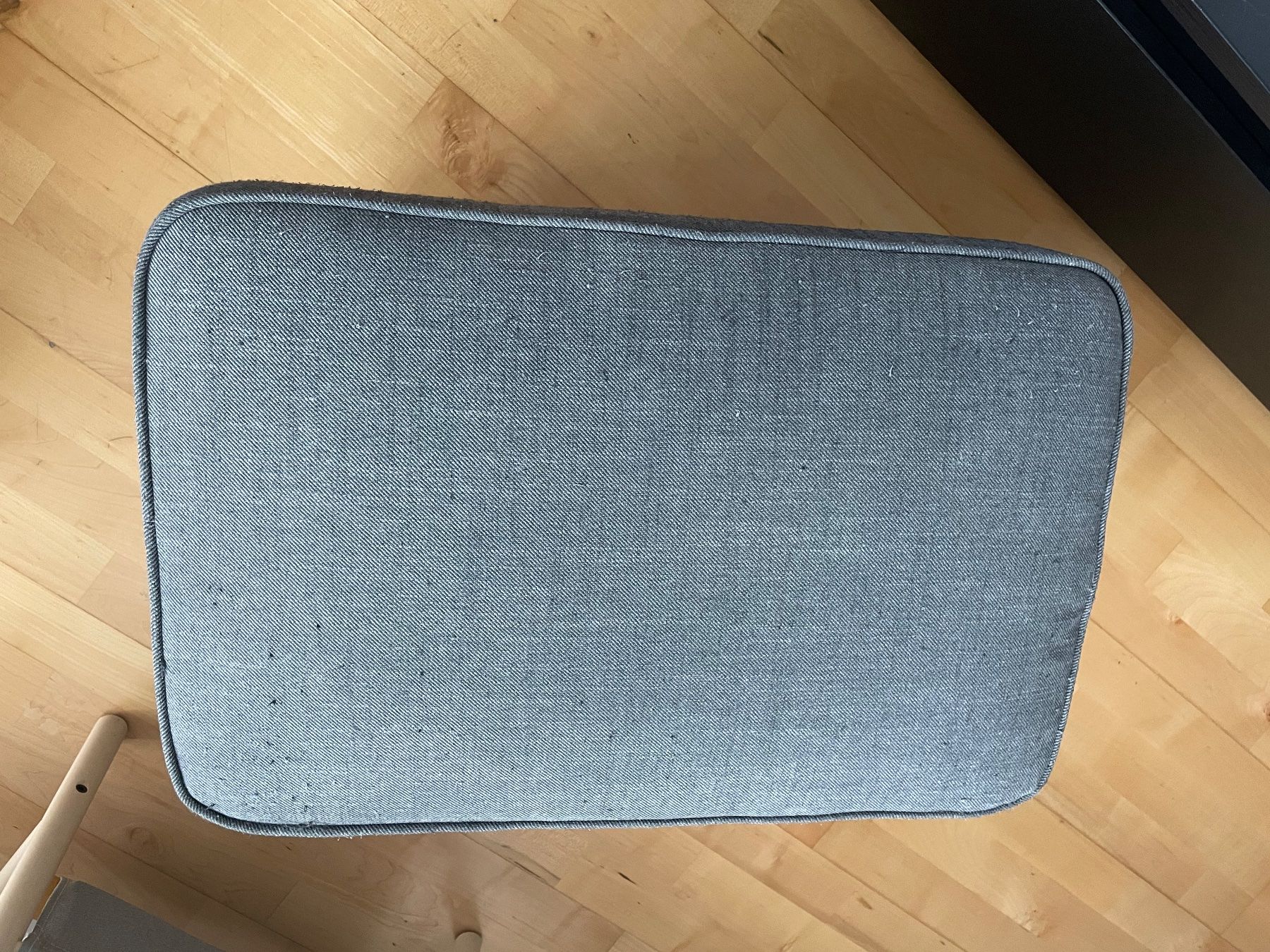 Poltrone: IKEA STRANDMON repose pieds gris – Usato da Sierre venduto da Ruyfigas 1