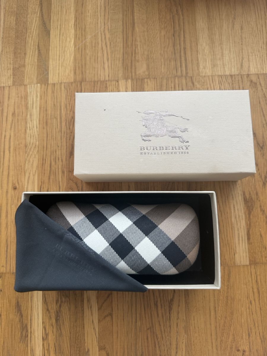 Burberry Occhiali & Lenti: Burberry Sonnenbrille – Nuovo (secondo la descrizione) da Luzern venduto da des_s9xs 1