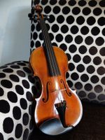 Violine 4/4 -Guarneri-Kopie neuwertig- mit Kasten und Bogen