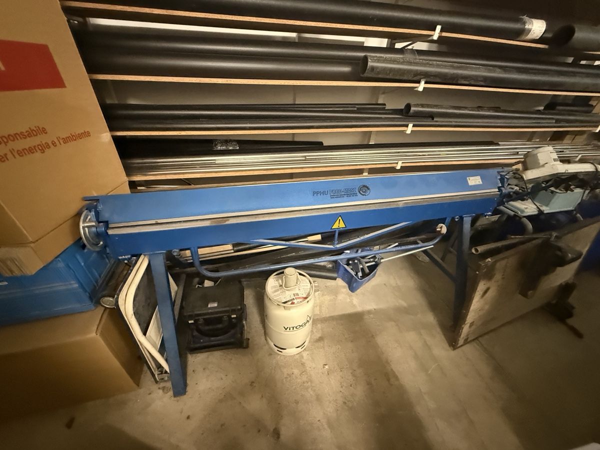 Tutti gli attrezzi: Pliéuse bleue en bon état – Usato da Malleray venduto da dan_6jx6