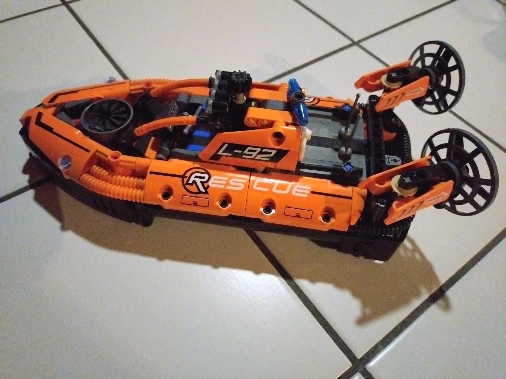 Lego Baukästen: Lego Technic Aeroglisseur L-92 Rescue – Gebraucht aus Farvagny-le-Grand von LaCaverne 1
