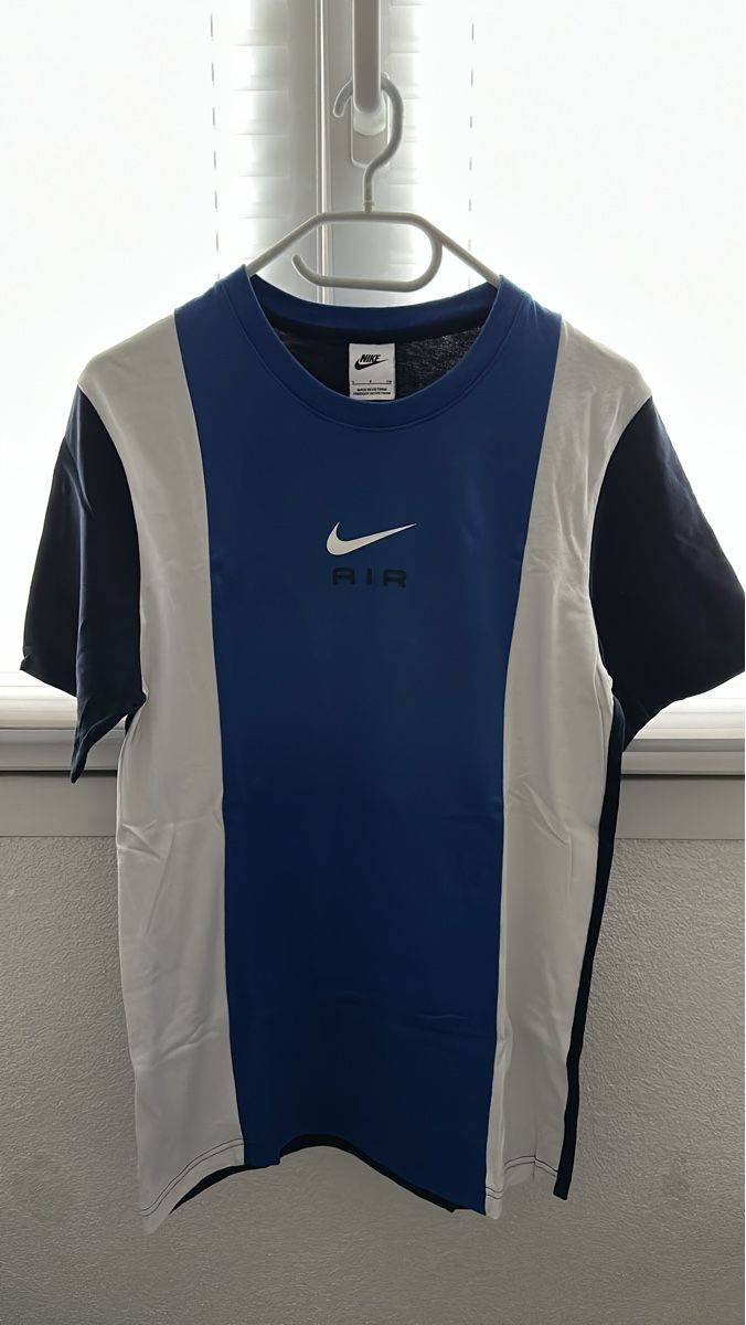 Nike T-Shirts: Stylisches Nike T-Shirt Grösse S – Gebraucht aus Freienstein von Ale_47_2