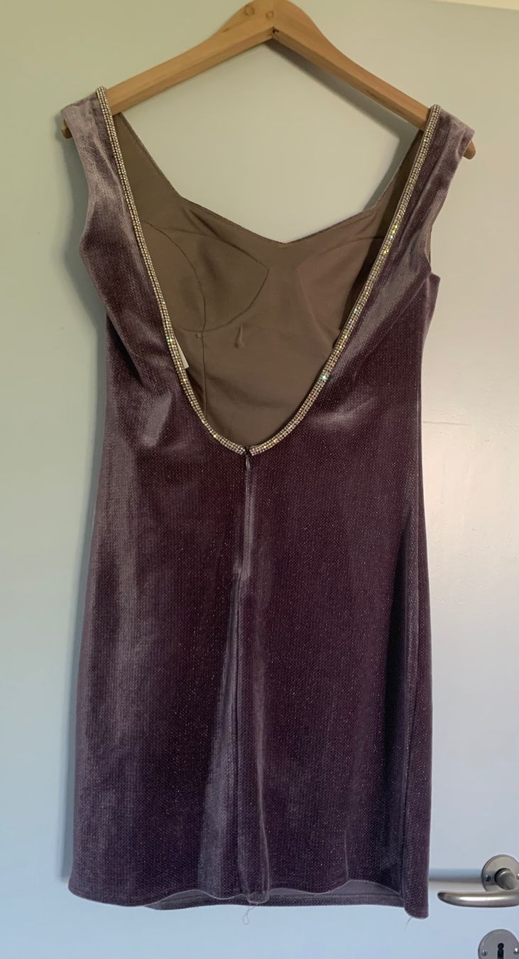 Vestiti: Kleid mit Kette Rückenfrei Cocktailkleid – Usato da Altendorf venduto da Elenaneagu22 1