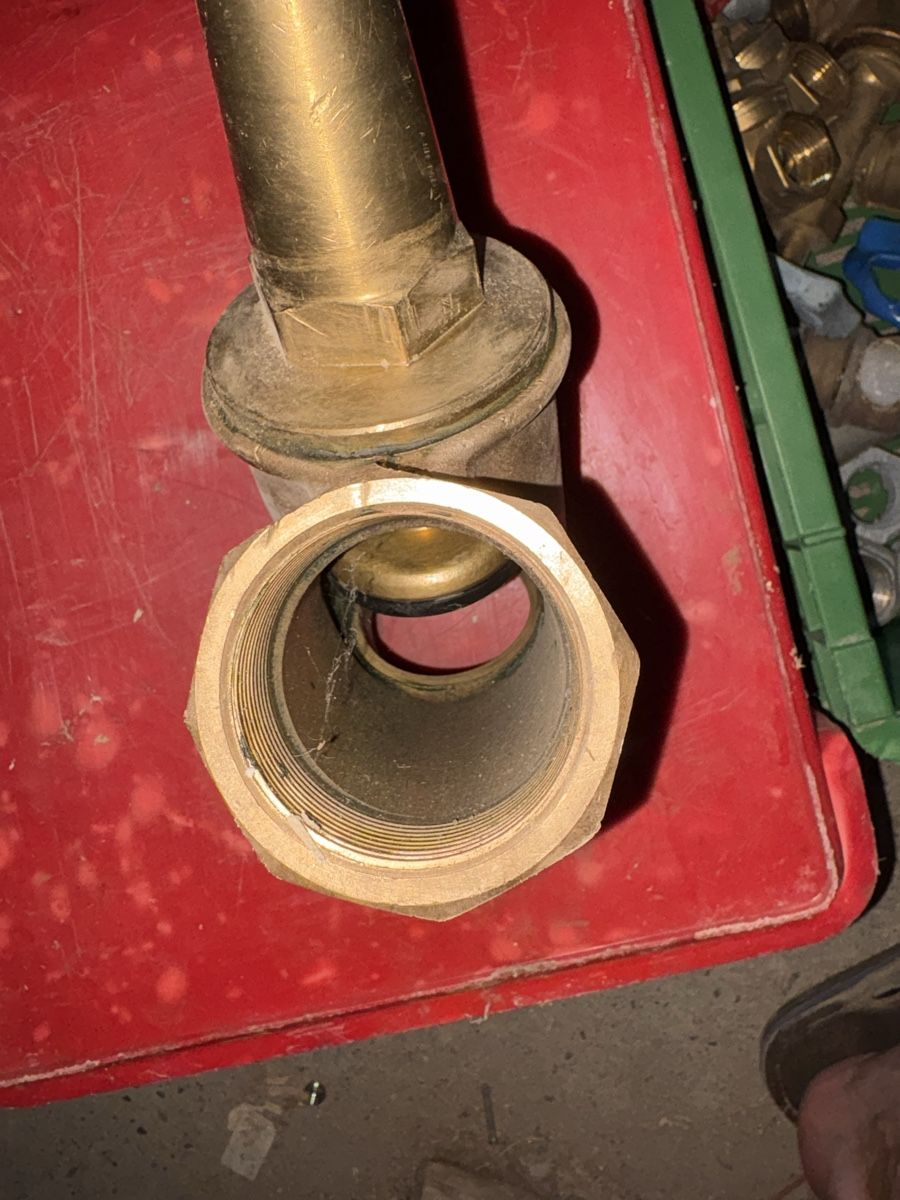 Armaturen: Schrägsitzventil Messing 2 Zoll gebraucht – Gebraucht aus Oberbipp von bois89 1