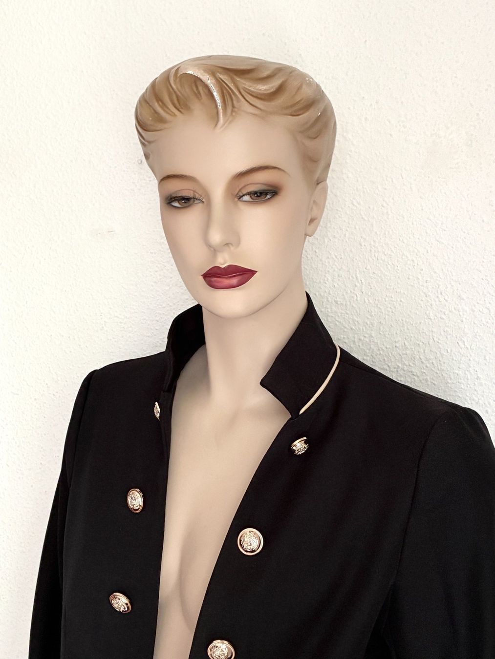 Completi & Tailleur: Schwarzer Anzug im Marine-Stil Grösse 38 – Usato da Kloten venduto da Nephty 5