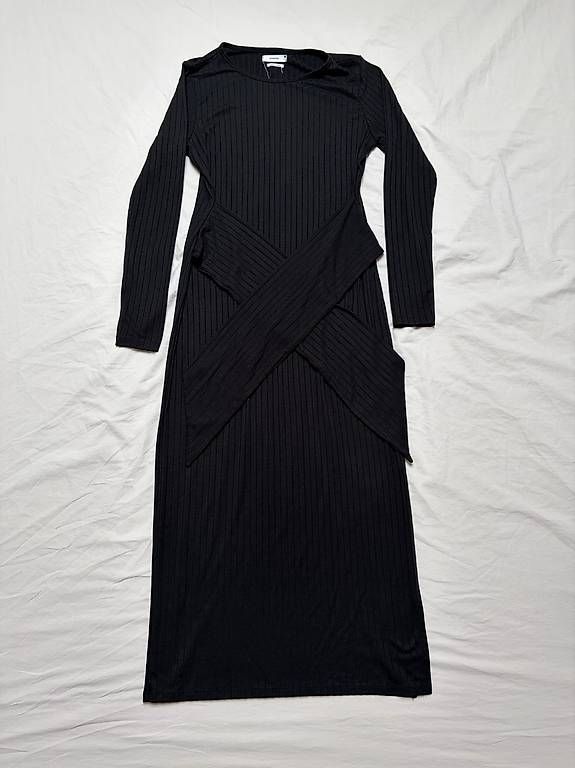 Vestiti: Robe noire élégante avec effect snatched – Usato da Villeneuve VD venduto da car_bf9k 2