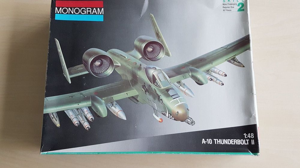 Maquette Avion Monogram 1/48 - A-10 Thunderbolt II - Boîte 37x28x6