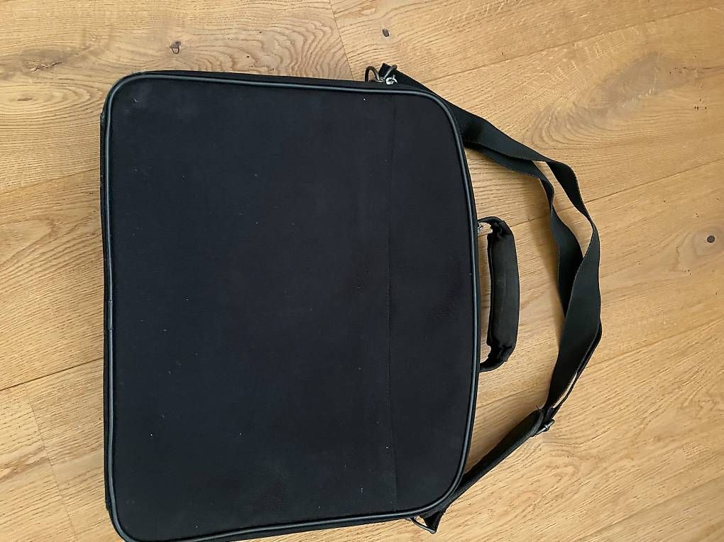 Koffer & Taschen: Laptop Tasche – Gebraucht aus Murten von bea_n5yn 1