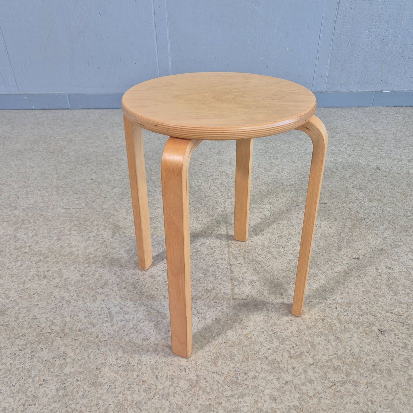 Ikea Sgabelli: Frosta Style Stool Hocker Stapelhocker Style Alvar Aalto – Usato da Nottwil venduto da Wondewa-Shop