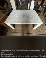 Table à manger Prisma + 5 chaises + 3 meubles suspendu 