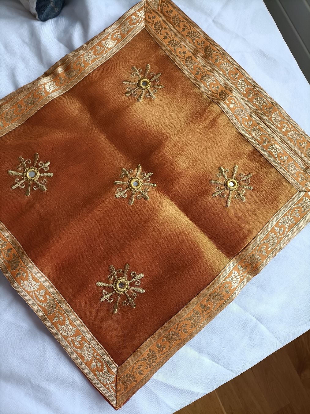 Cuscini: Lot de 2 housses de coussin décoratives – Nuovo e nell'imballaggio originale da La Chaux-de-Fonds venduto da Luxary.25cachmirepro 8