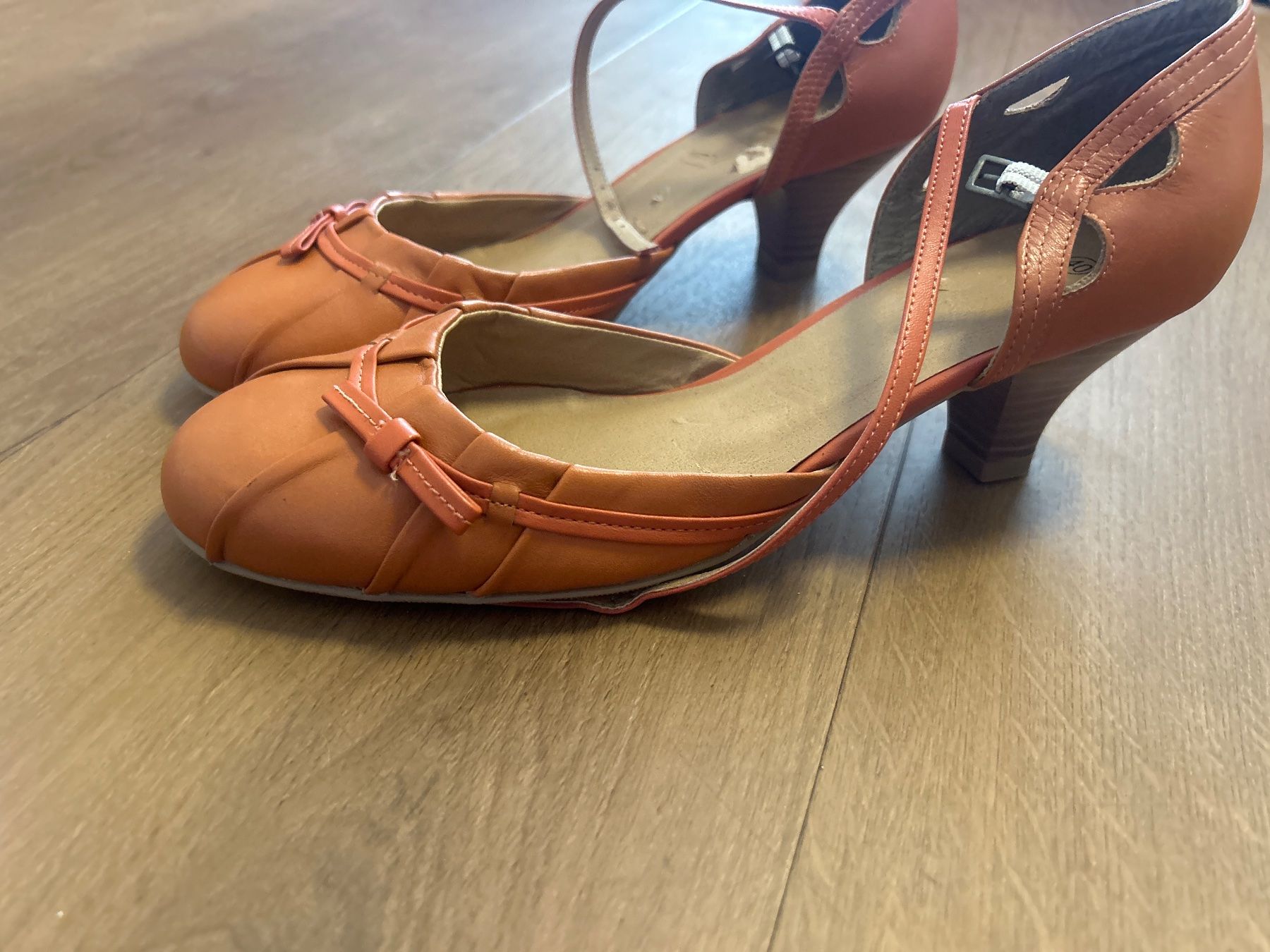 Scarpe da donna: Mary Jane Schuhe Gr 40 Neu – Nuovo (secondo la descrizione) da Regensdorf venduto da Spyke55 2