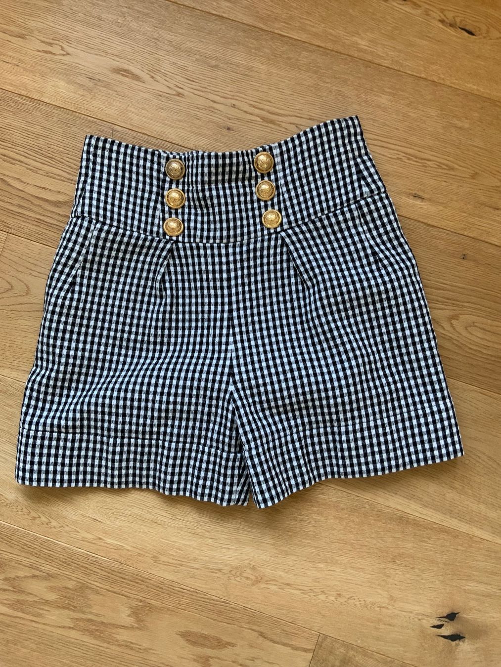 Balmain Hosen: Original Balmain  Shorts, Gr. 38/40 – Gebraucht aus Reigoldswil von benja01